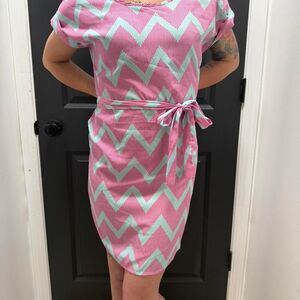 Yetts Los Angeles  Y2K Pink and white chevron dress with tie waist